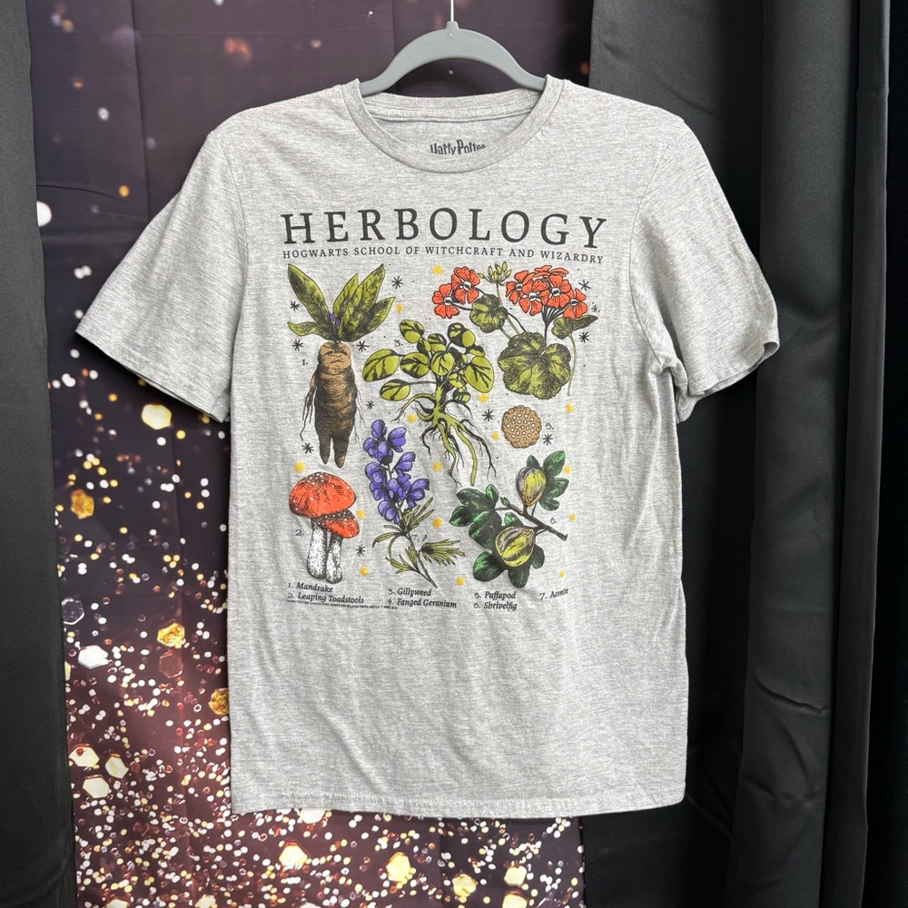 Harry Potter Herbology Tee size small